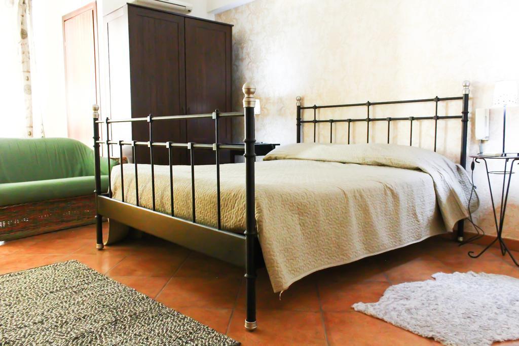 Bed And Breakfast Agrumi In Terrazza 아라고나 객실 사진